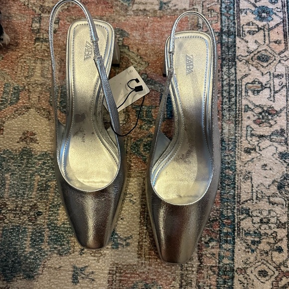 Silver sling back heels - Picture 4 of 4